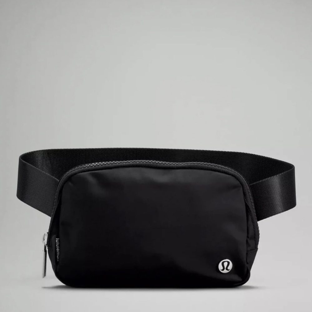 NWT Unopened Lululemon Everywhere Belt Bag in Black
